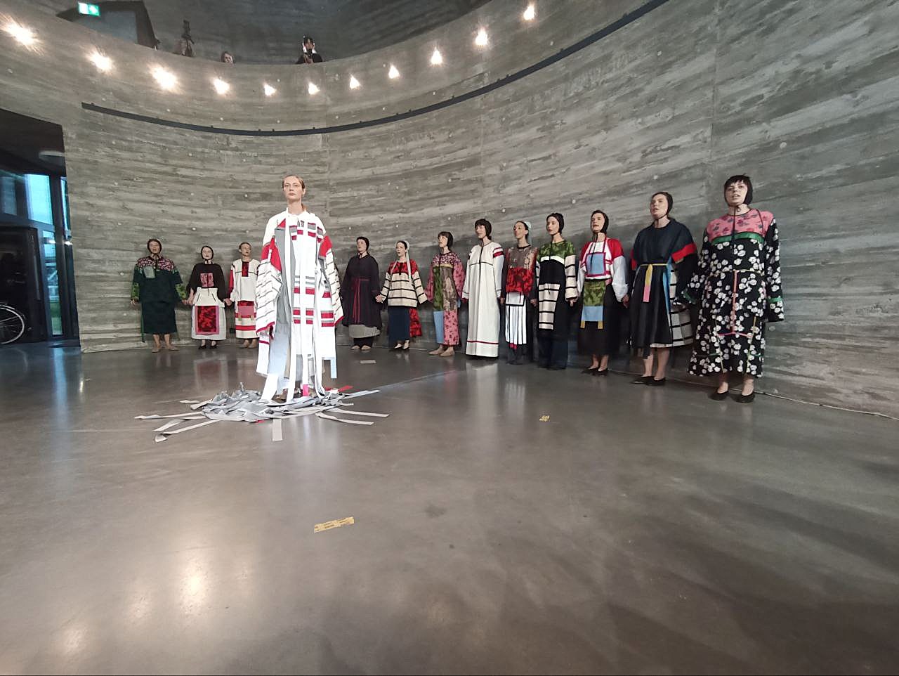 Варкшопы, перформанс і прэзентацыя калекцыі «Рунь»: у Варшаве прайшла рэзідэнцыя мастачкі і этнографкі Машы Мароз