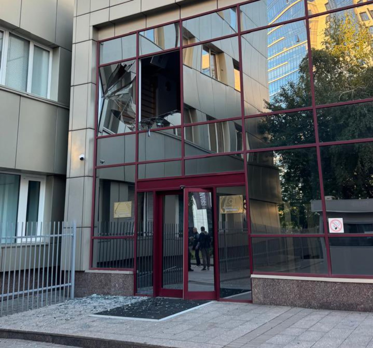 Дипломатические здания повреждены в Киеве из-за российских ударов