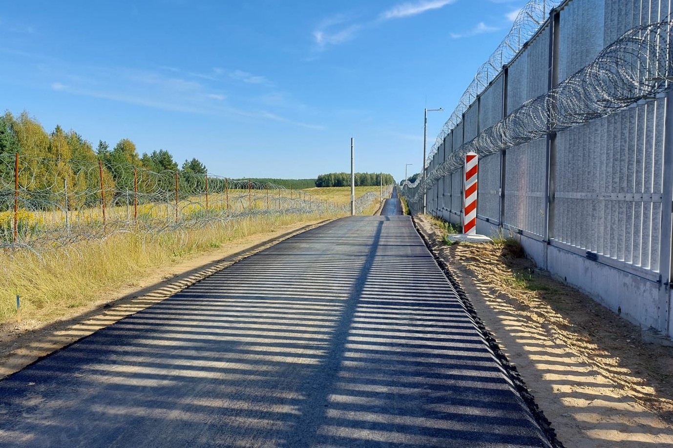 Польша начала модернизацию дороги вдоль пограничного заграждения с Беларусью