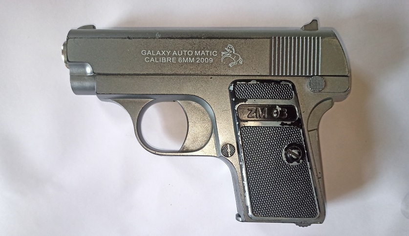 Сказал, что пошел за деньгами, а вернулся с пистолетом. Пьяный оршанец напал на таксиста