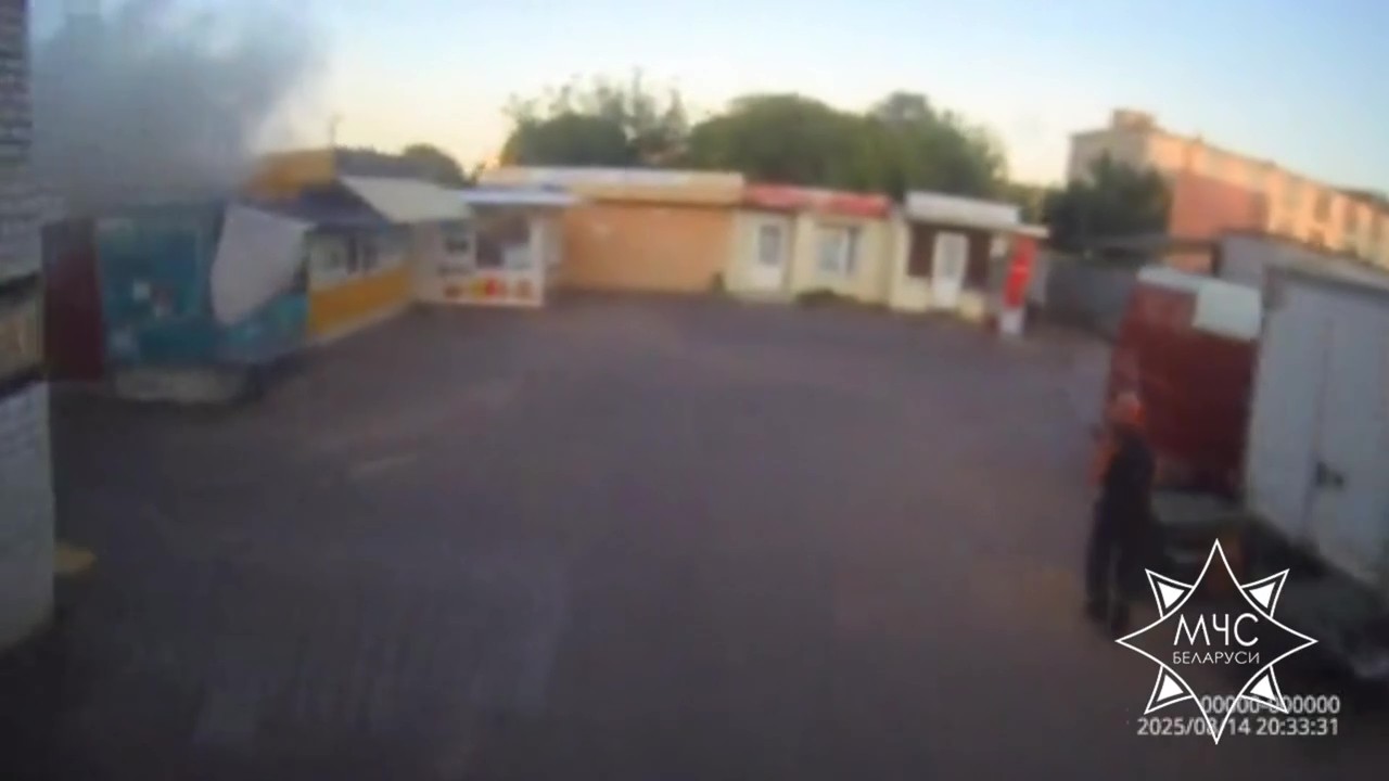 Мастерская "Гродно Азота", ледовый дворец и торговый павильон. Что горело в Беларуси за сутки