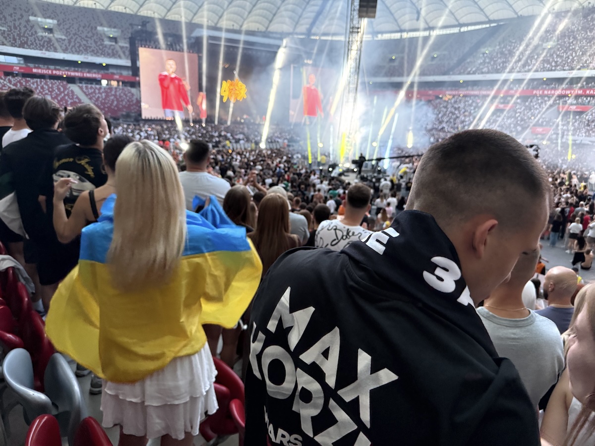 Нягледзячы на двухгадзінную затрымку, шоу Макса Каржа адбылося — фота