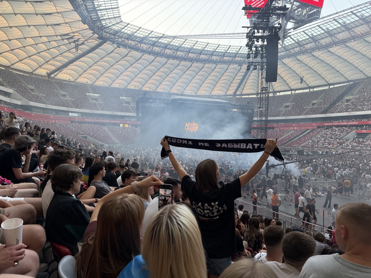 Нягледзячы на двухгадзінную затрымку, шоу Макса Каржа адбылося — фота