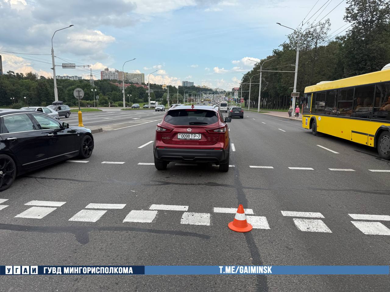 Два ребенка на самокате попали под машину на переходе в Минске