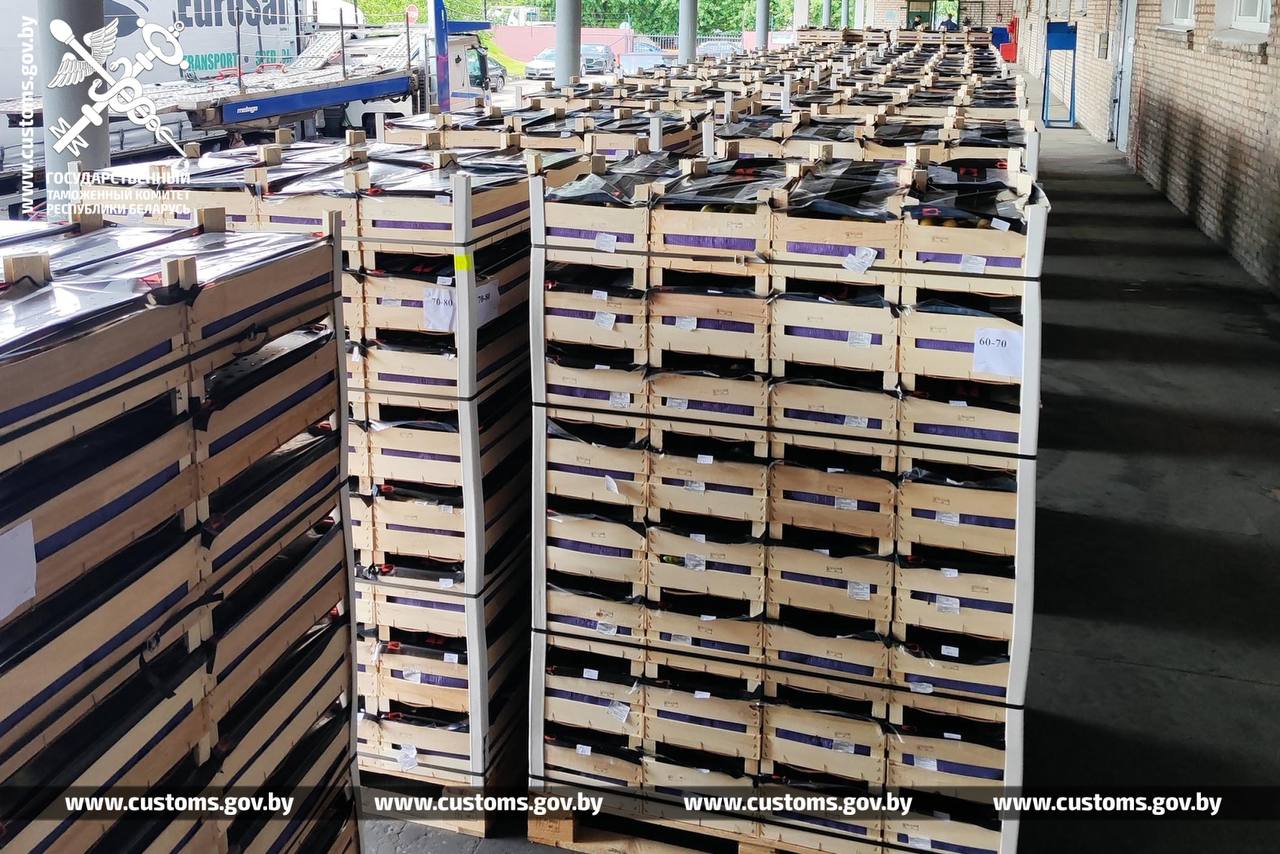 Беларусская таможня не дала вывезти в Россию 80 тонн яблок и груш