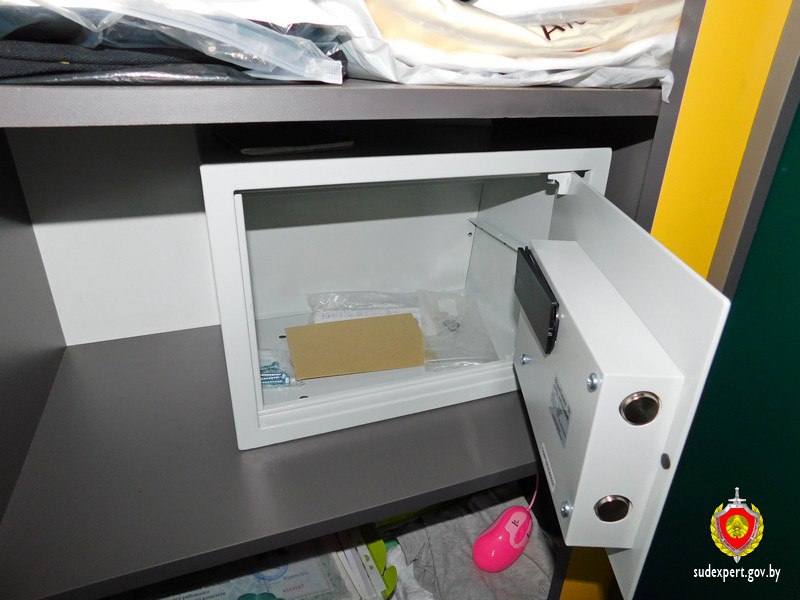 Пасынок проиграл 12 тысяч долларов отчима на криптобиржах