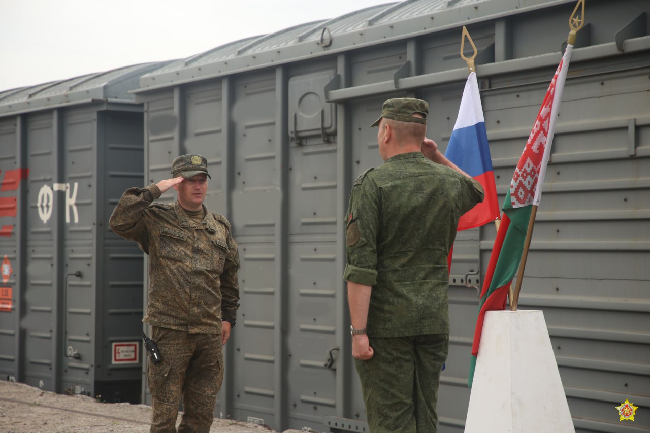 Российские войска начали прибывать в Беларусь для учений