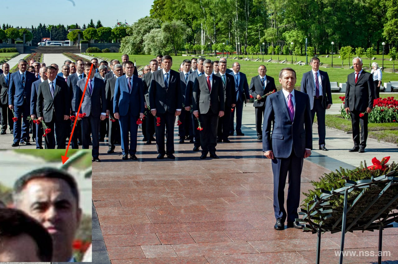 Медведь с конверта для Тихановской работал в КГБ и имеет паспорт прикрытия