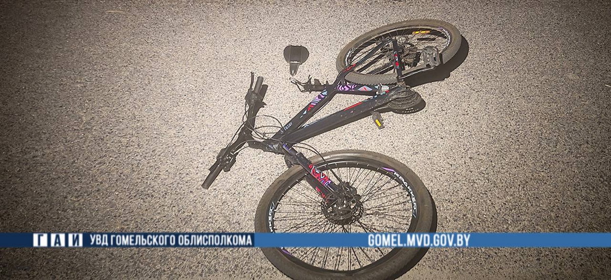 Tesla сбила 16-летнего велосипедиста в Гомеле. Он умер в больнице