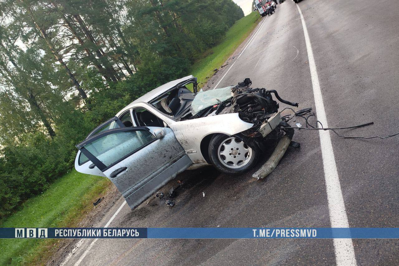 Трое погибли, пятеро пострадали в ДТП в Дятловском районе