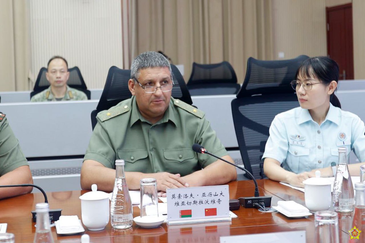 Беларусская военная делегация отправилась в Китай