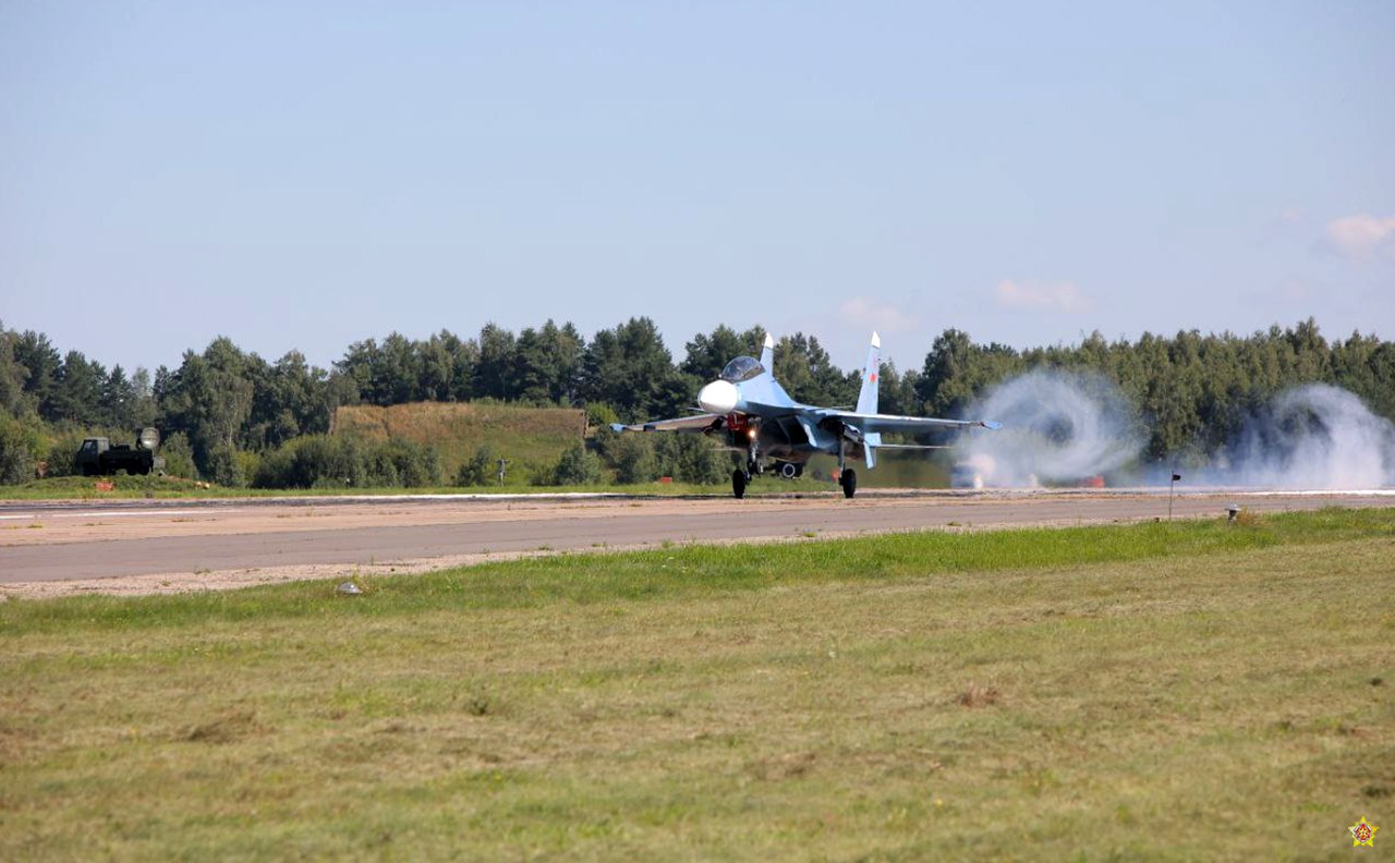 Новые Су-30СМ2 прибыли в Беларусь