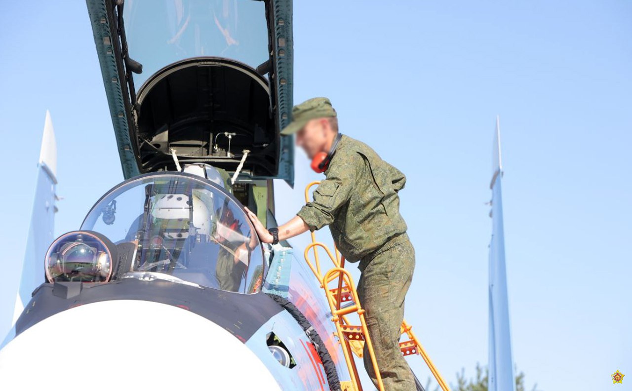 Новые Су-30СМ2 прибыли в Беларусь
