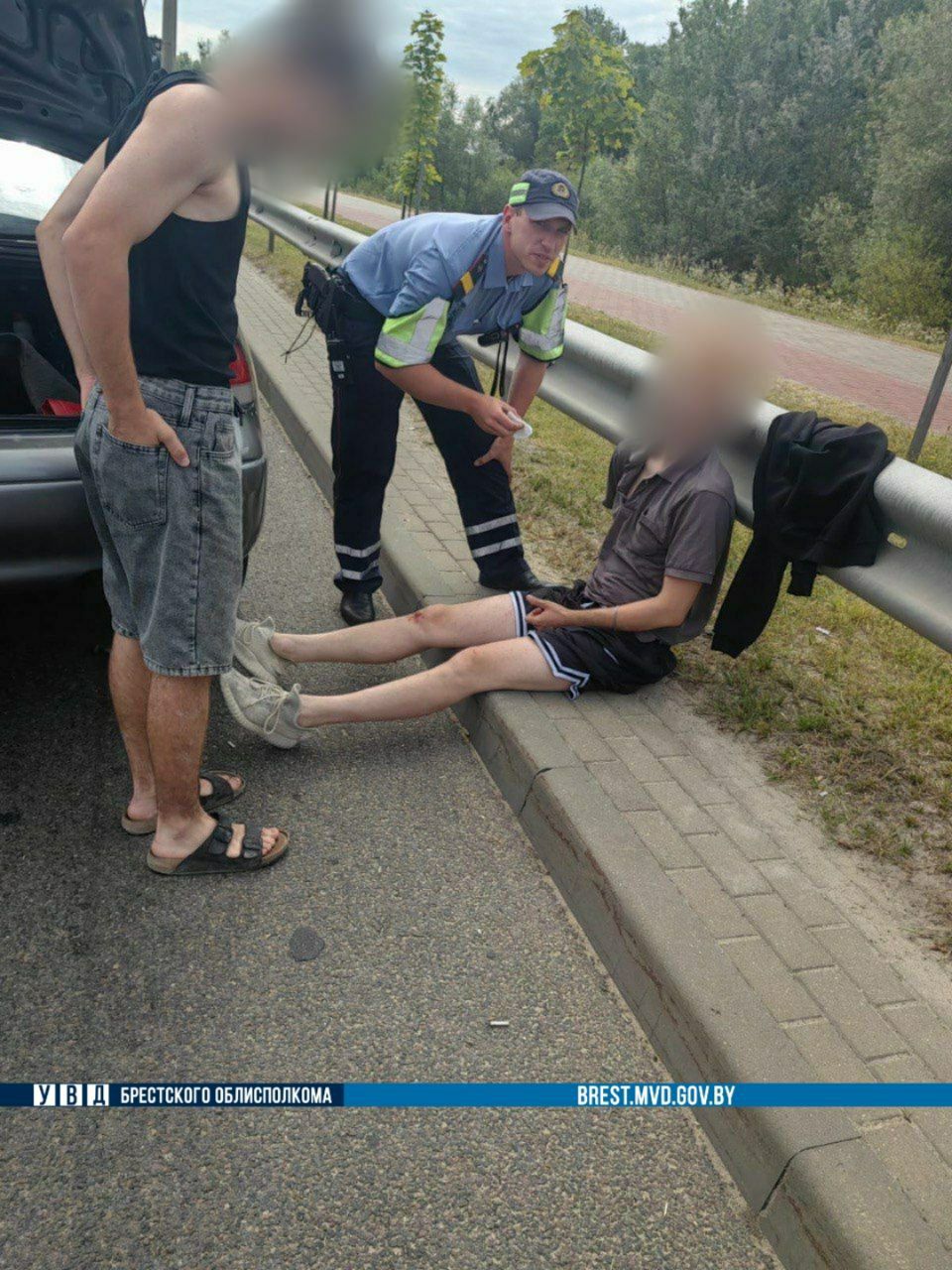 Автобус и легковушка столкнулись возле польской границы