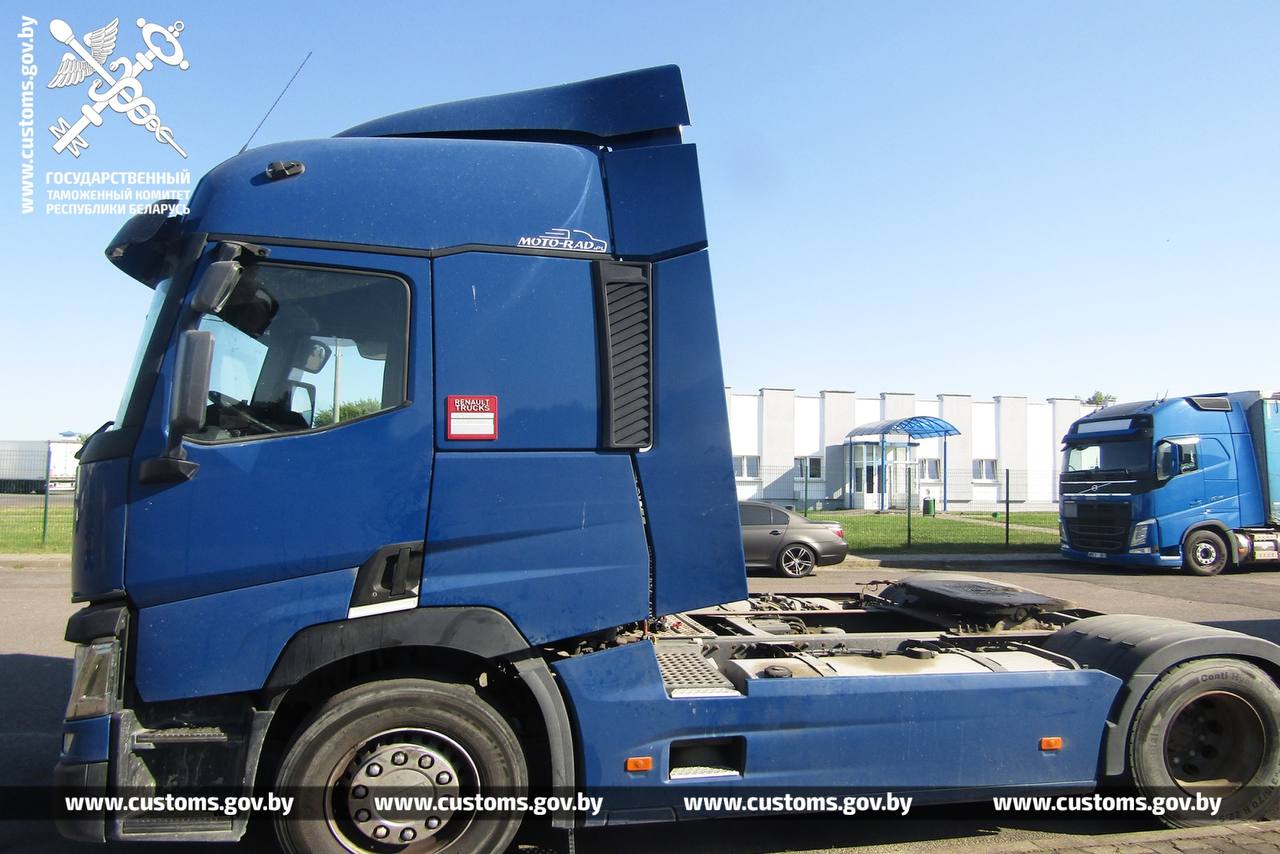 Беларус пытался спрятать от таможни автозапчасти и видеокарты