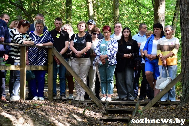 Осеменаторы со всей Беларуси прибыли в Гомель на конкурс мастерства. Начали с Партизанской кринички