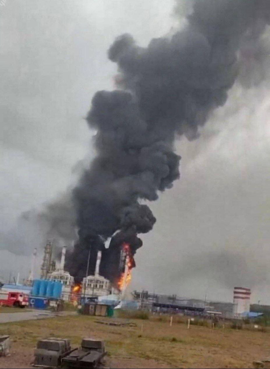 Терминал в Усть-Луге горел 5 часов открытым пламенем после атаки БПЛА