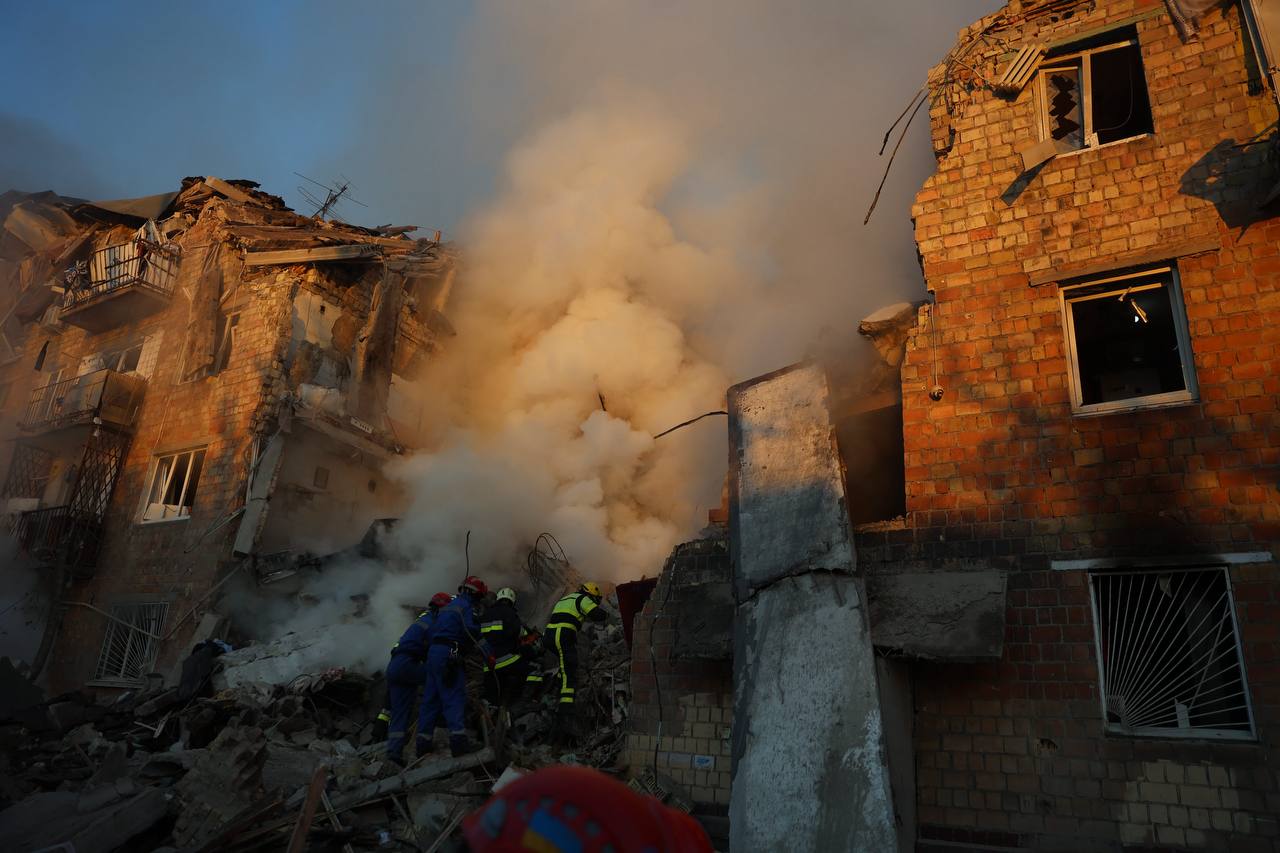 Россия ударила по Киеву. Есть погибшие и раненые