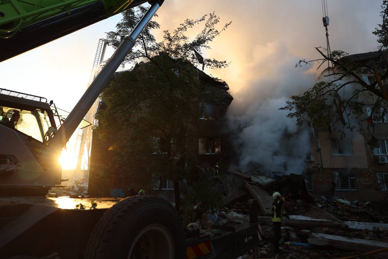 Россия ударила по Киеву. Есть погибшие и раненые