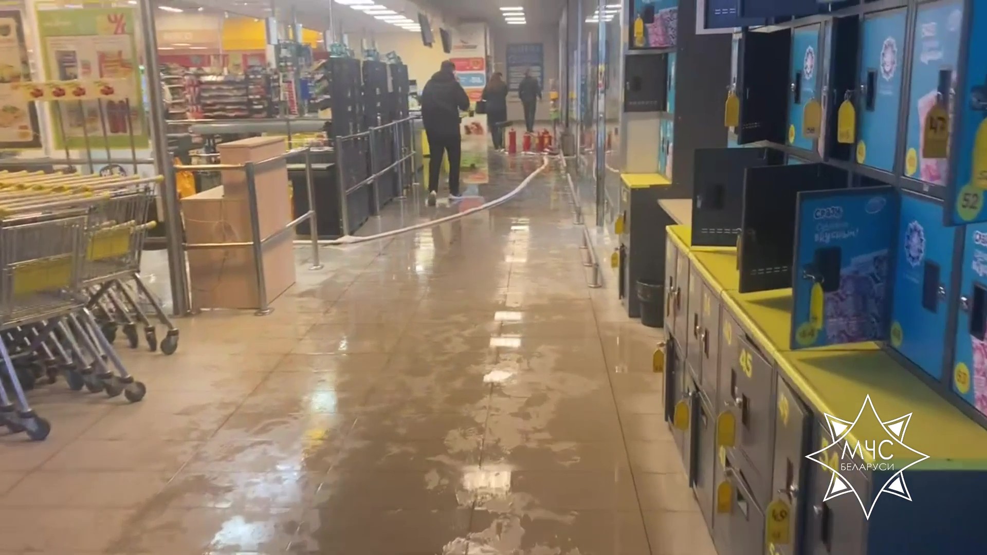 Пожар произошел в торговом центре в Полоцке