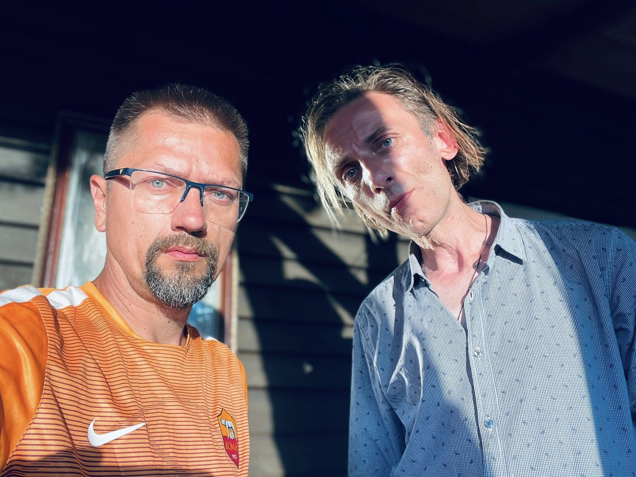 Аляксей Дзікавіцкі чытыў свае вершы на фэсце Prekupalle ў Біндзюзе пад музыку «хэві-метал» — фота