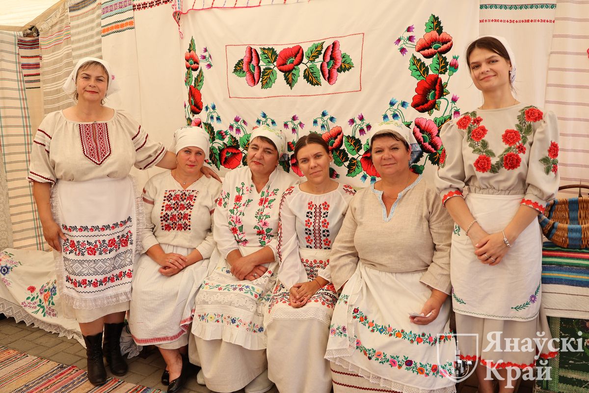 Вясельны абрад Палесся ўзнавілі на фестывалі «Мотальскiя прысмакі» - фотафакт