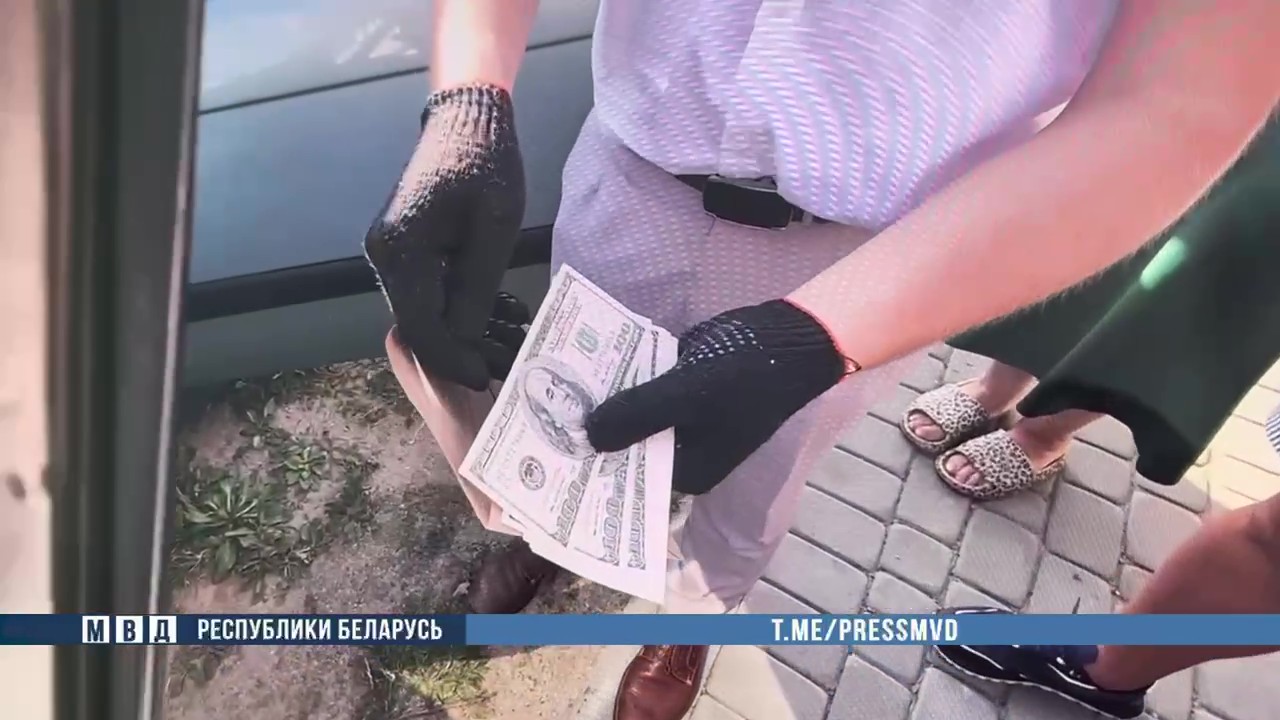 Чиновника Брестского облисполкома задержали при получении взятки за карьерное продвижение в здравоохранении