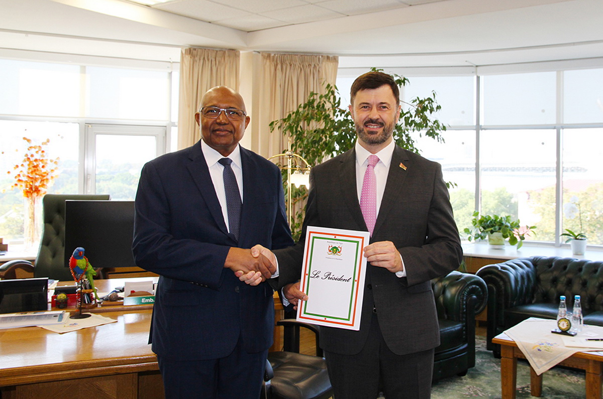 Послы Нигера и Мали вручили копии верительных грамот заместителю главы МИД Беларуси