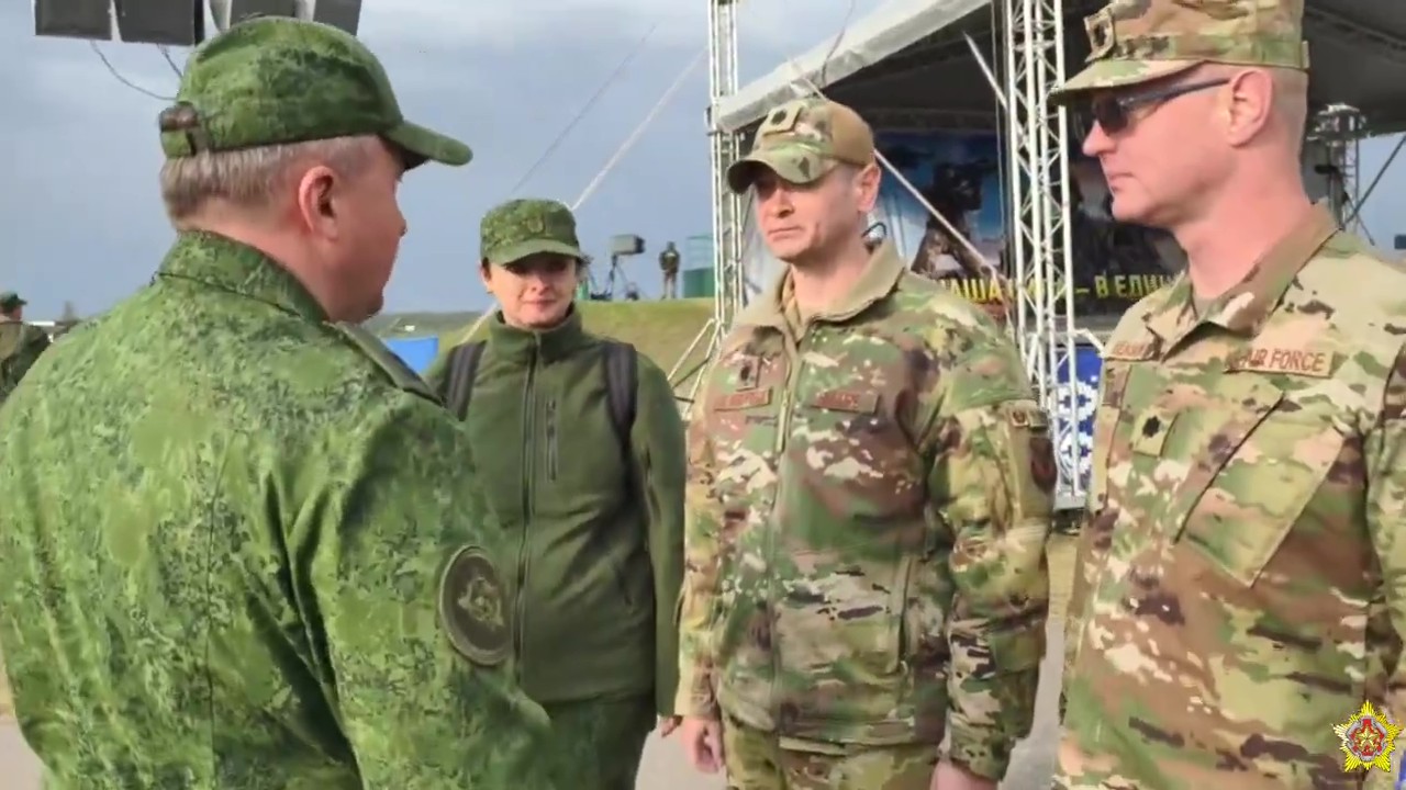 Военный атташе США наблюдает за учением "Запад-2025"