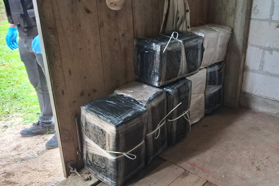 Польские пограничники перехватили сигаретную контрабанду, доставленную дроном из Беларуси