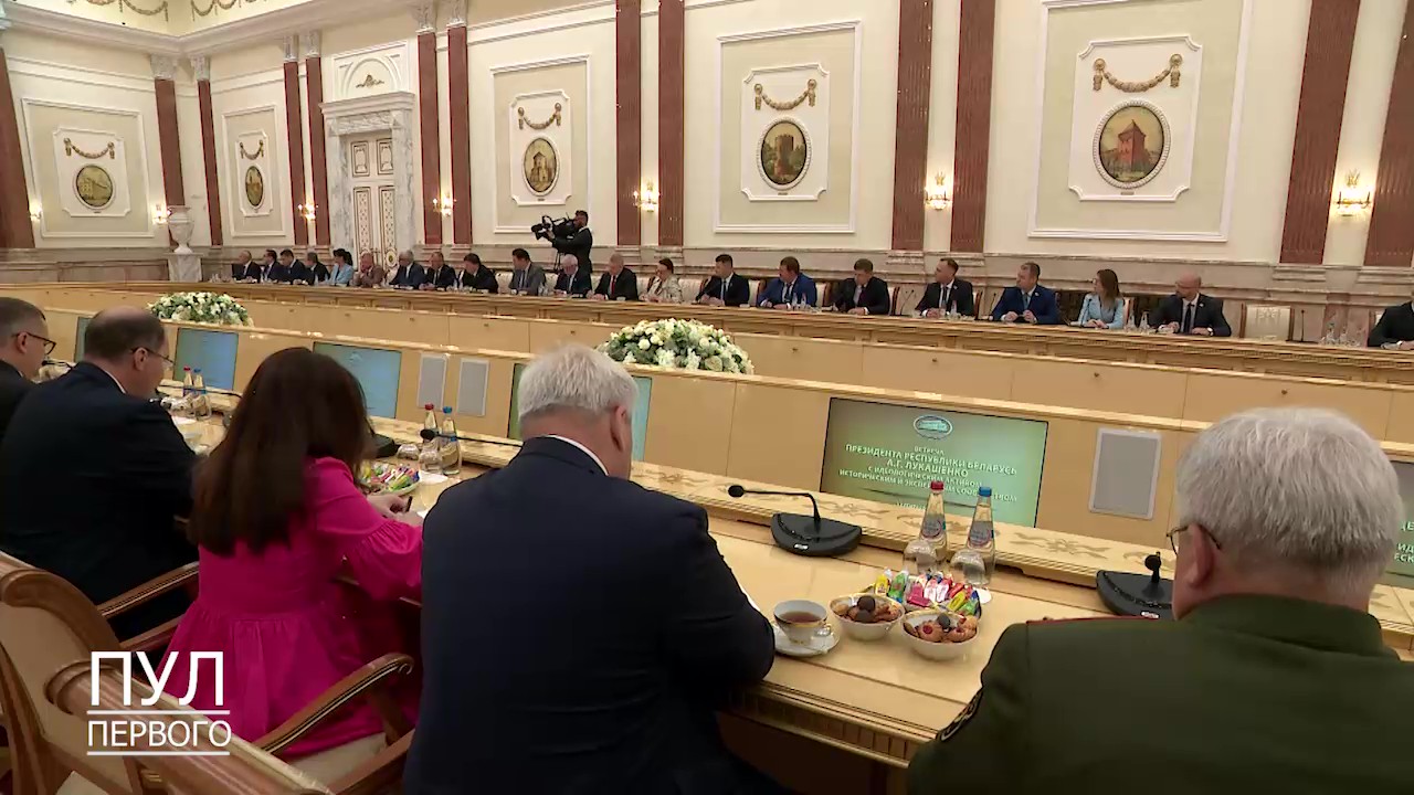 Канопацкая присутствовала на встрече Лукашенко с идеологическим активом