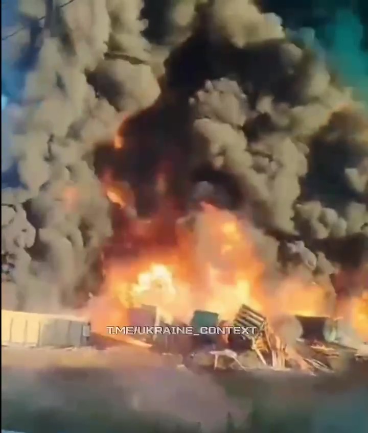 Отменены поезда, БЖД отправляет помощь россиянам. Крупная авария случилась в Смоленской области