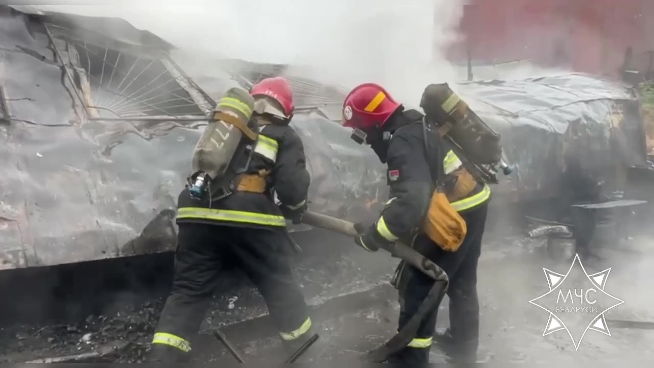 Цистерна с мазутом загорелась в Слуцке