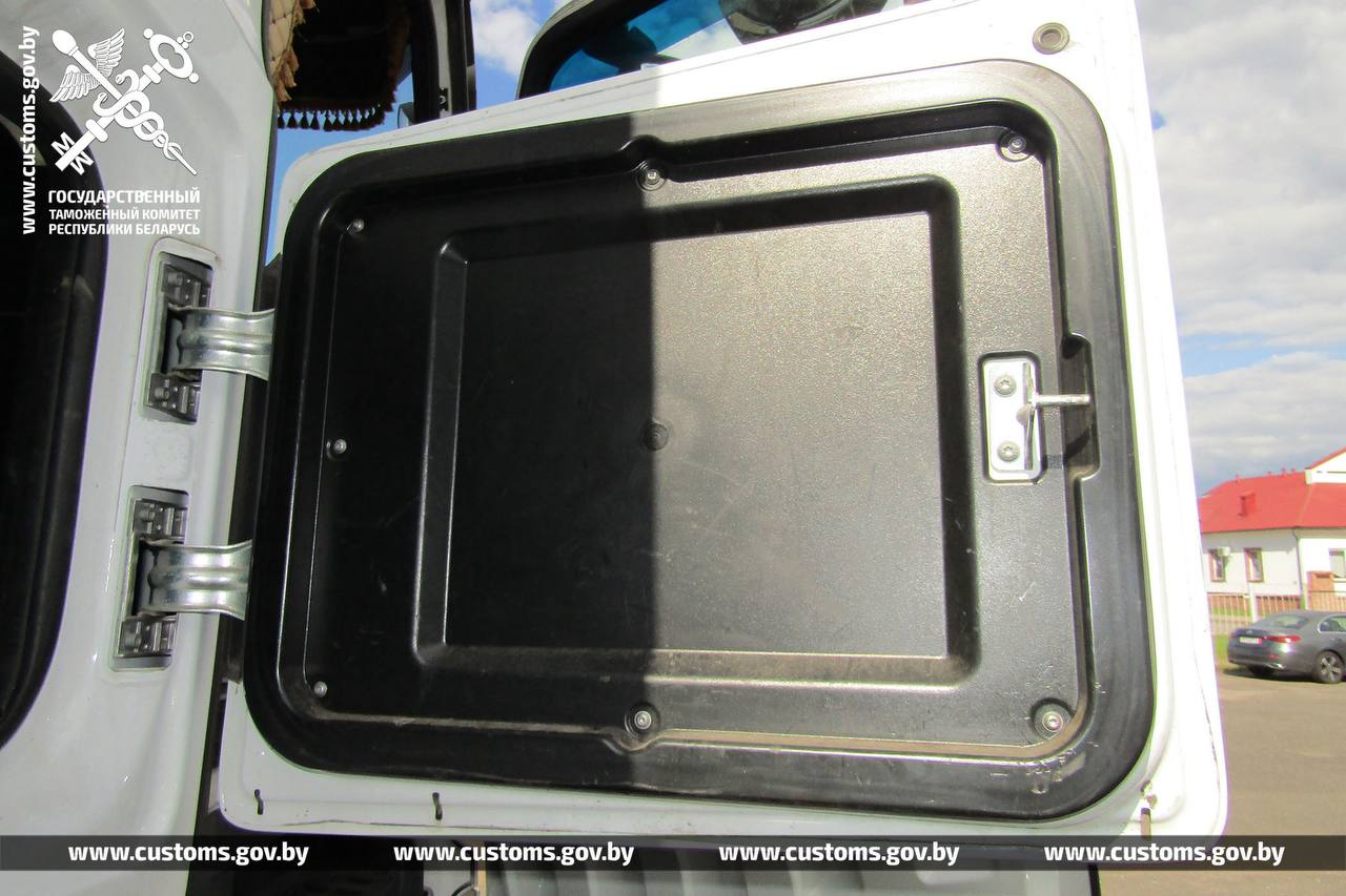 Таможня не позволила дальнобойщику тайно провезти ноутбуки