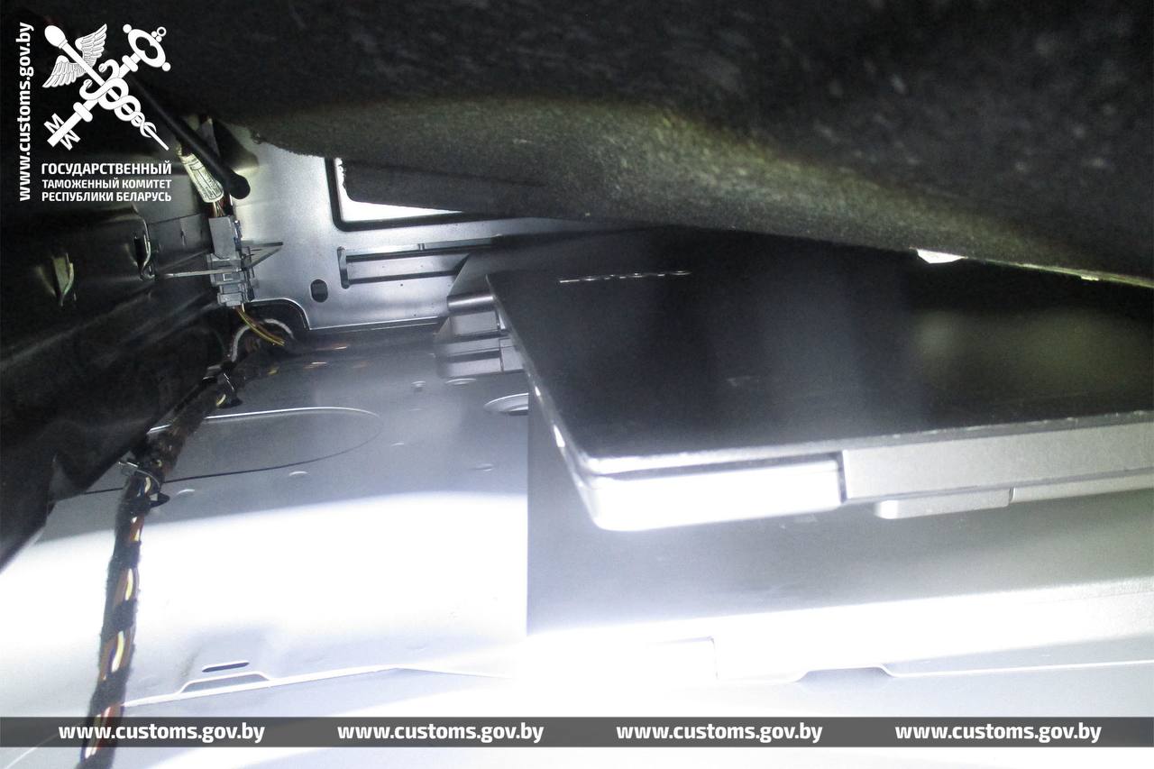 Таможня не позволила дальнобойщику тайно провезти ноутбуки