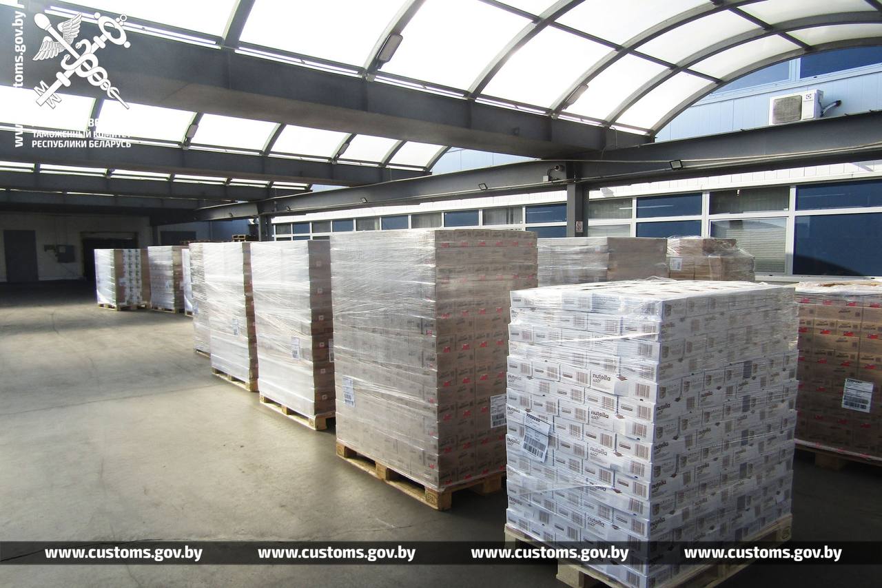 Беларусской таможне не понравился грузовик со сладостями для Таджикистана