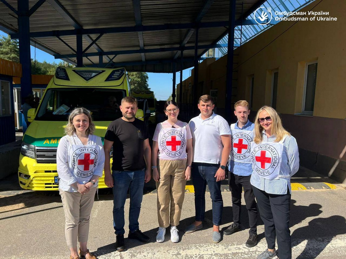 Семь украинских и российских семей воссоединились на беларусско-украинской границе