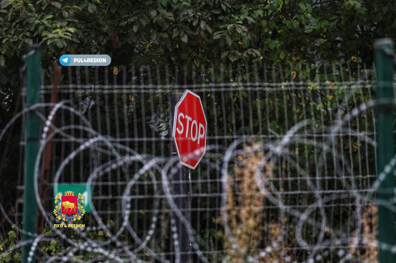«Колючка» на железнодорожных путях на границе с Беларусью - фотофакт