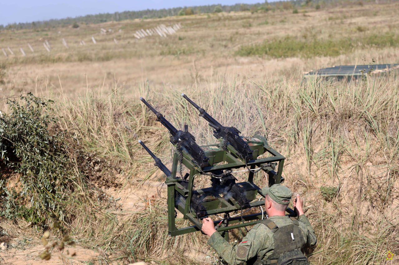 Военный атташе США наблюдает за учением "Запад-2025"