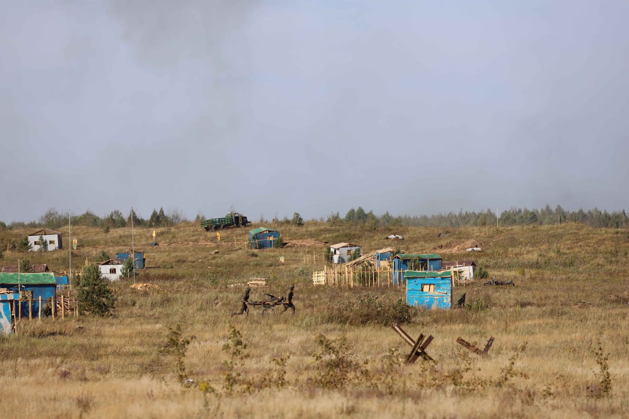 Военный атташе США наблюдает за учением "Запад-2025"