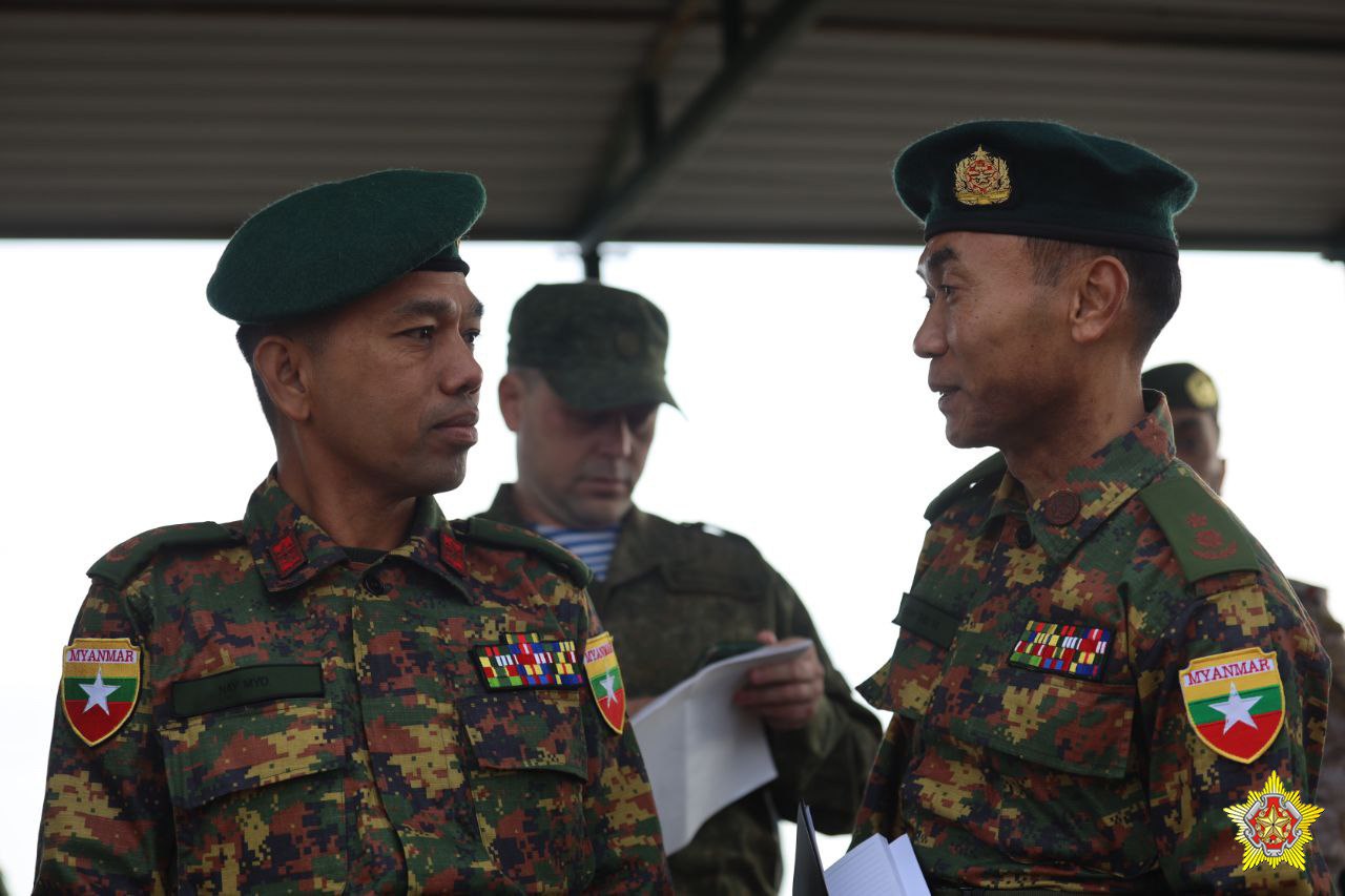 Военный атташе США наблюдает за учением "Запад-2025"