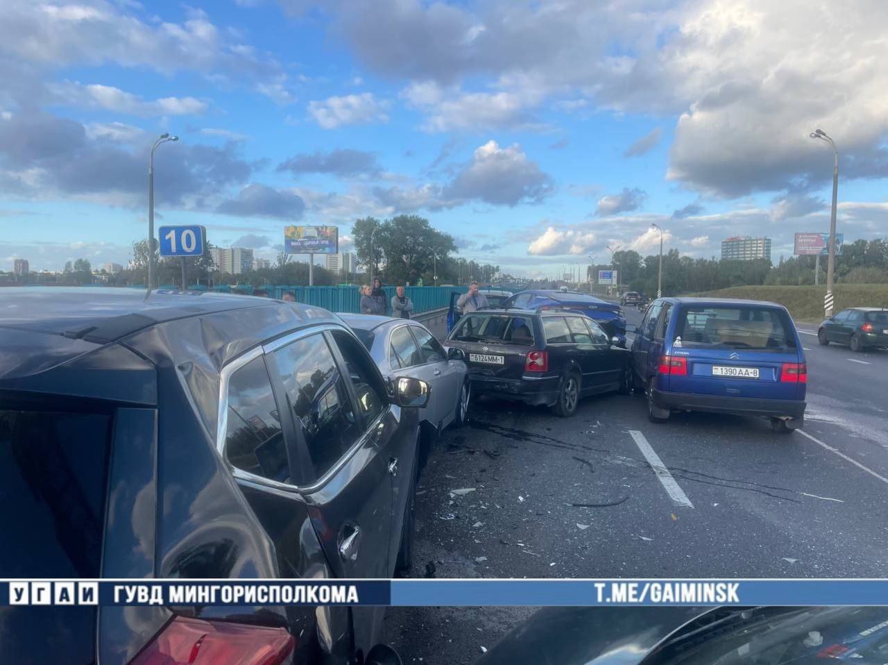 7 автомобилей столкнулись на МКАД