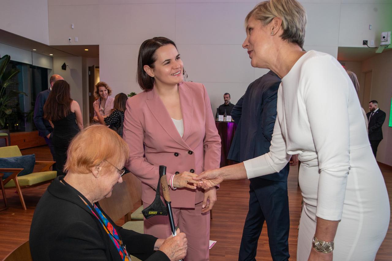 Тихановская начала визит в США