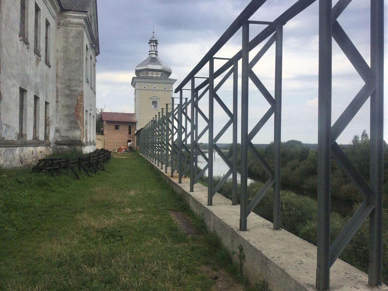 Замак у Любчы аднаўляецца без праекта і без узгаднення з Міністэрствам культуры