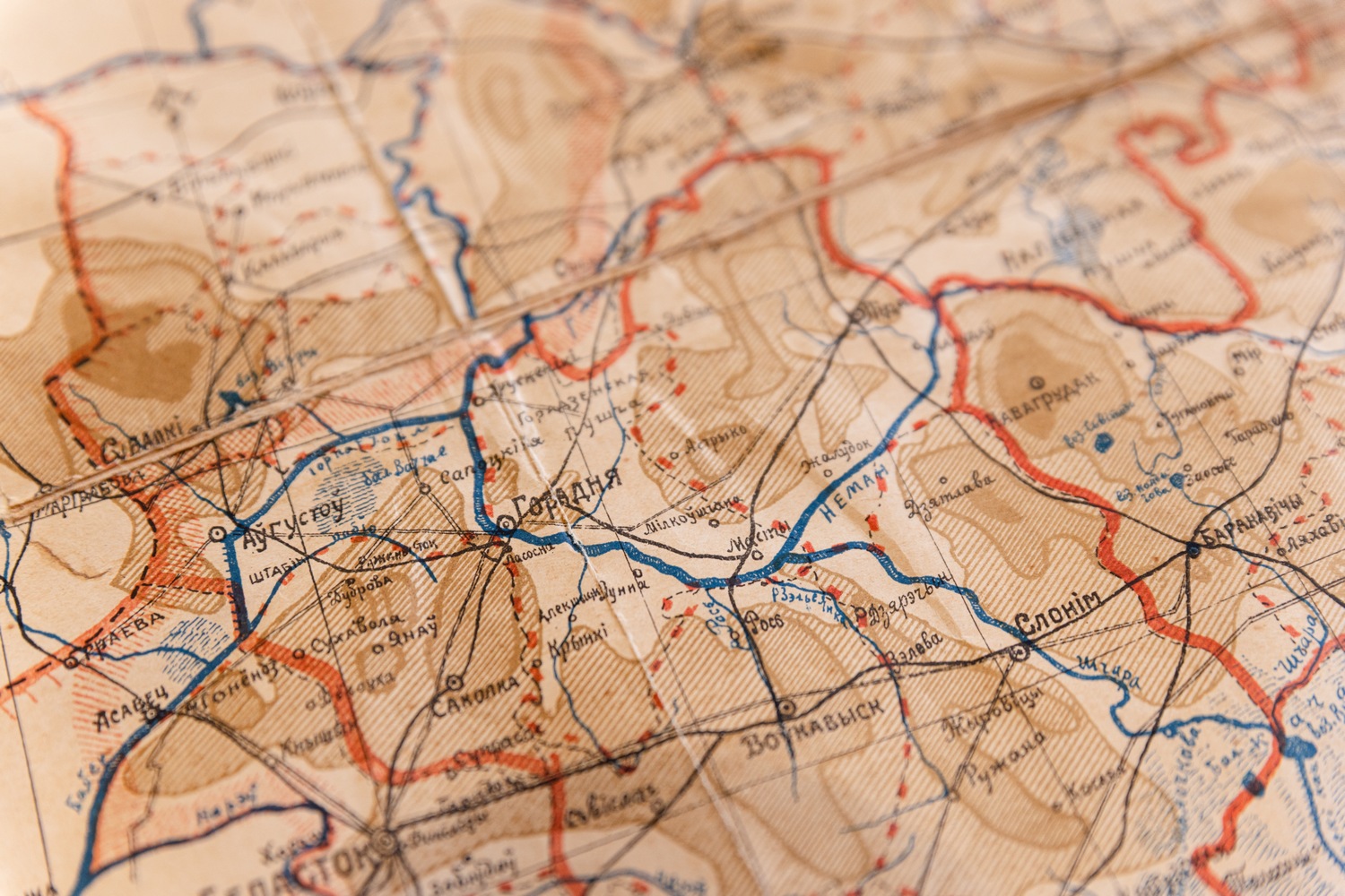 Ініцыятыва Maldzis выкупіла карту Беларусі, створаную Аркадзем Смолічам