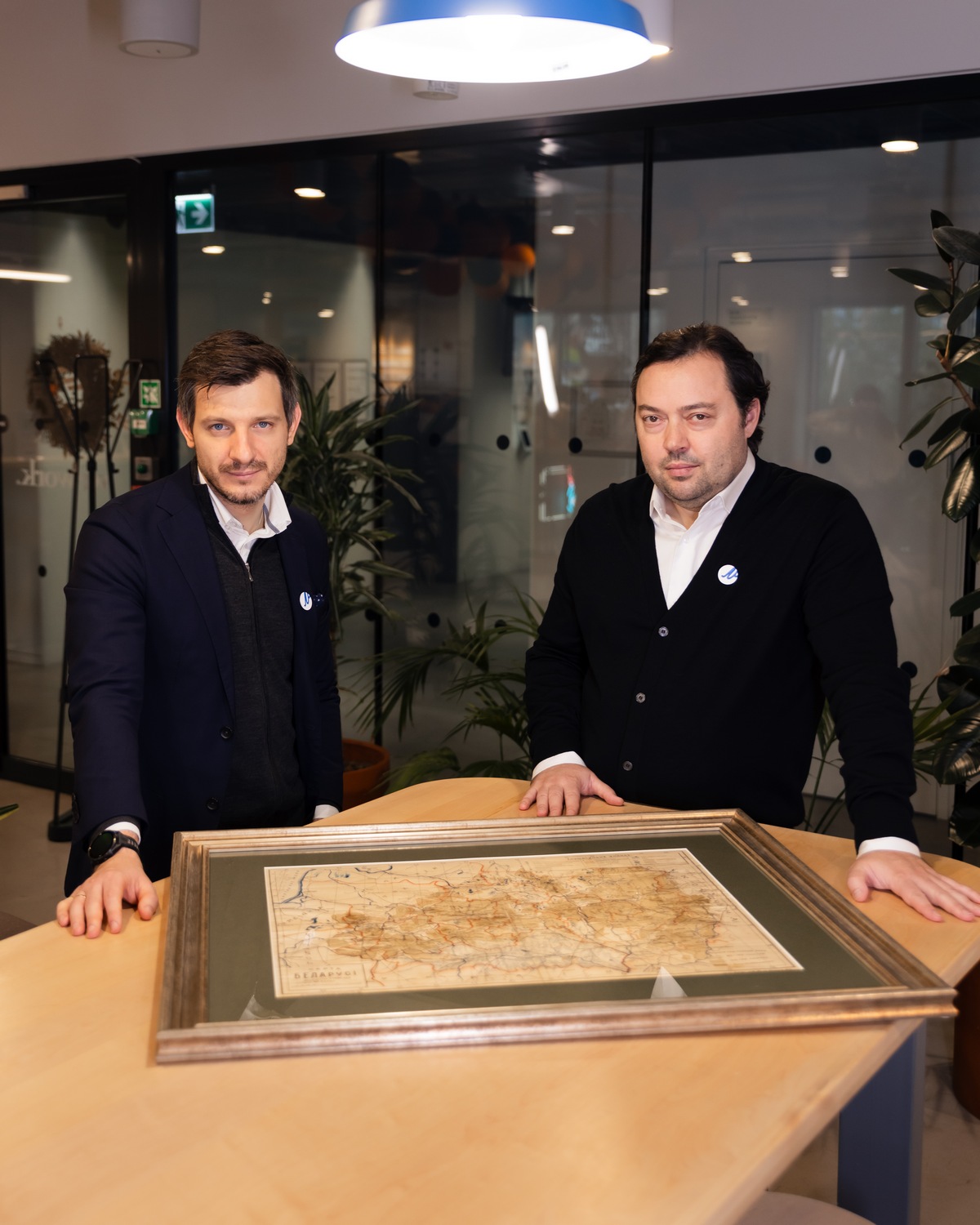 Ініцыятыва Maldzis выкупіла карту Беларусі, створаную Аркадзем Смолічам