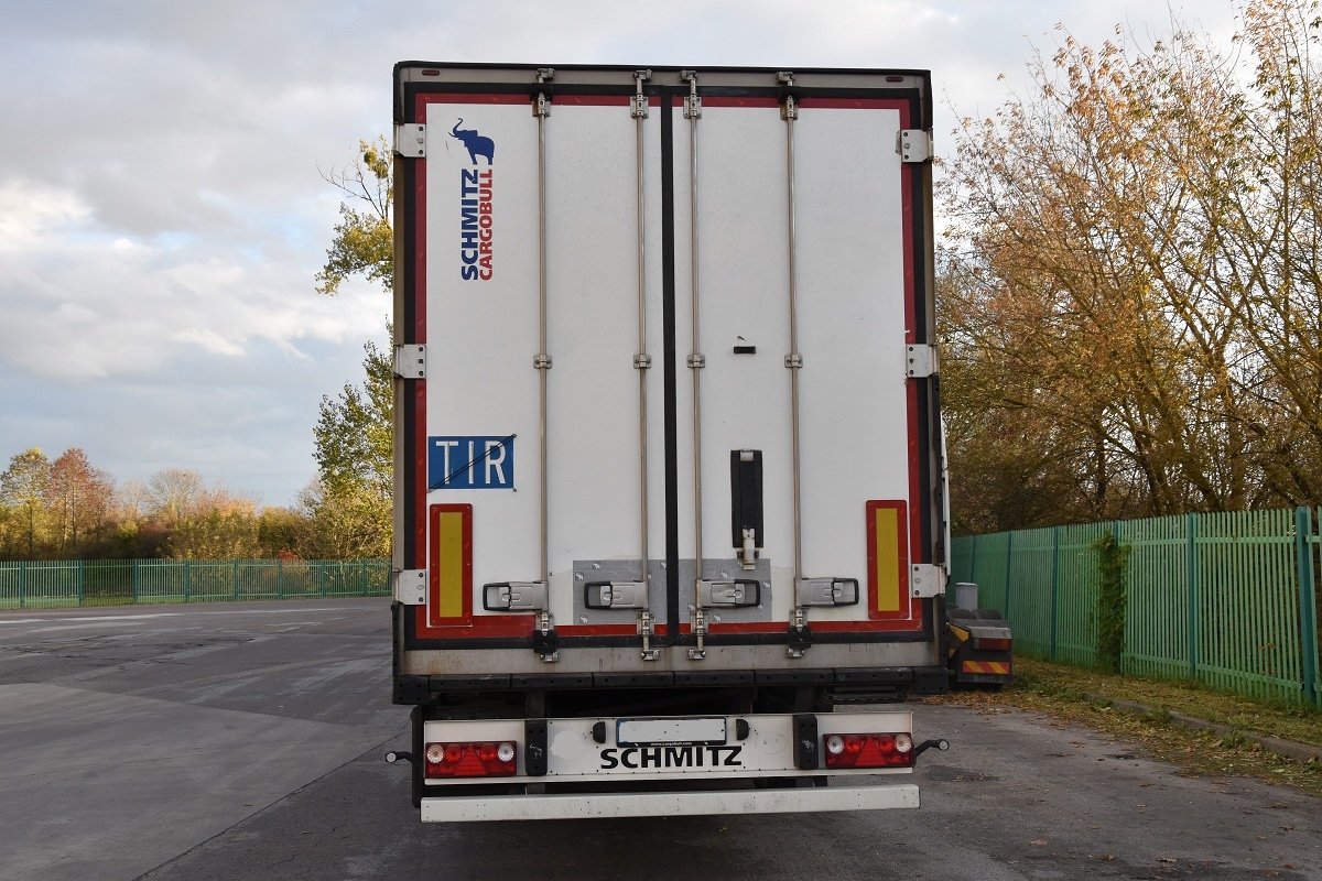 Беларус пытался вывезти из Польши грузовой полуприцеп с поддельным номером VIN