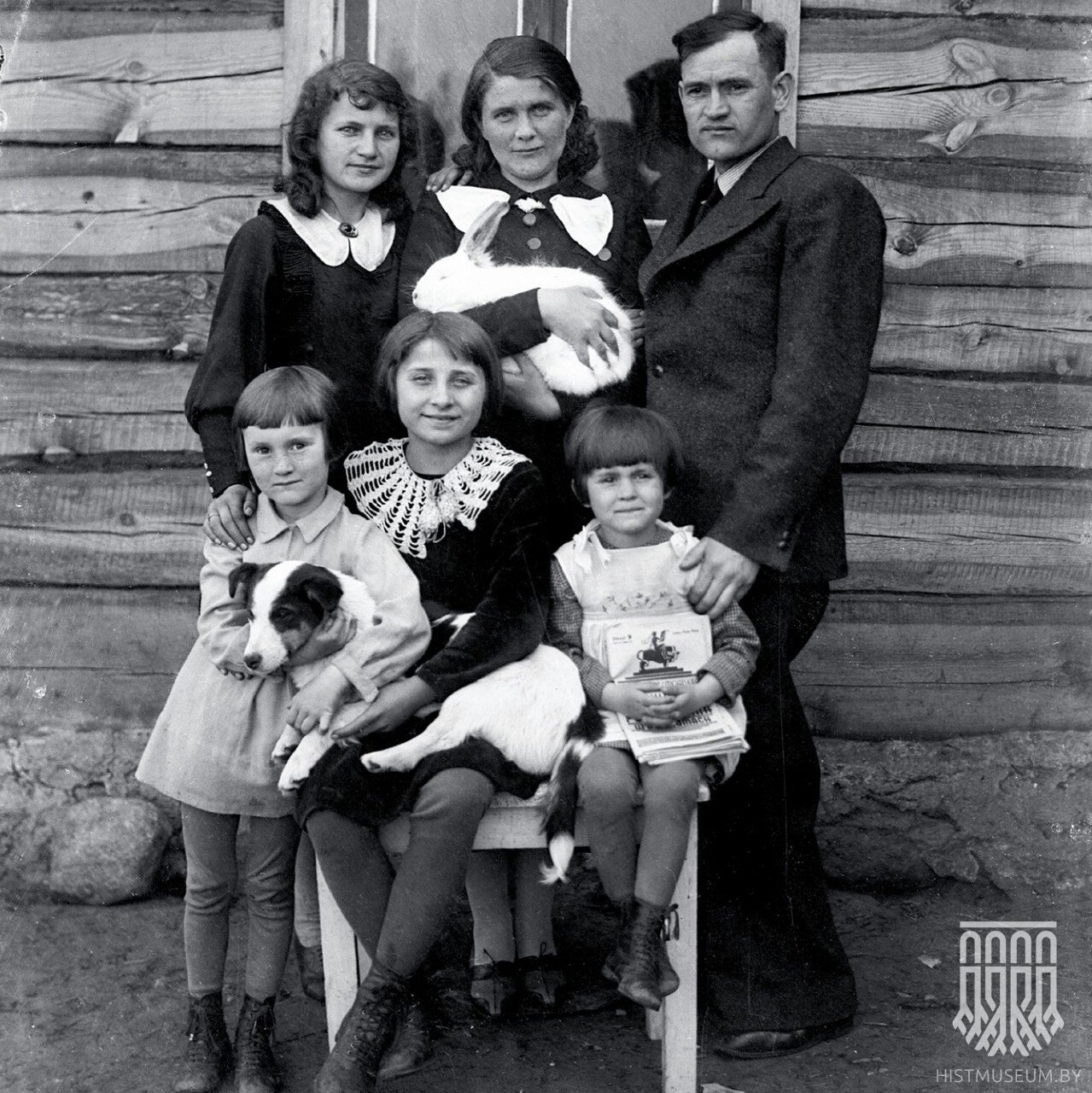 У Нацыянальным гістарычным музеі адкрылася выстава сямейных гісторый з калекцыі вясковага фатографа Савы Сіўко