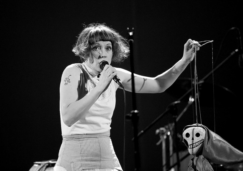 Мы у нас еще попляшем: Света Бень и посттравматик-поп