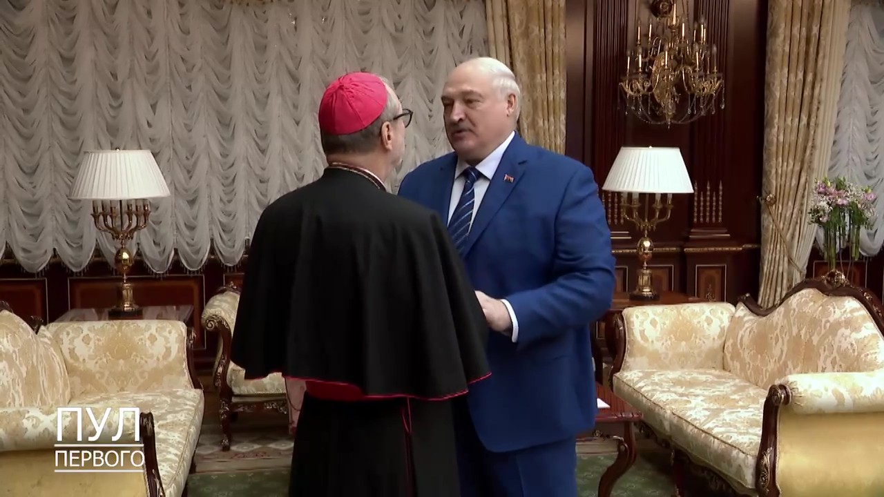 Лукашенко предложил Гуджеротти чаще приезжать в Беларусь и пожаловался на больное колено